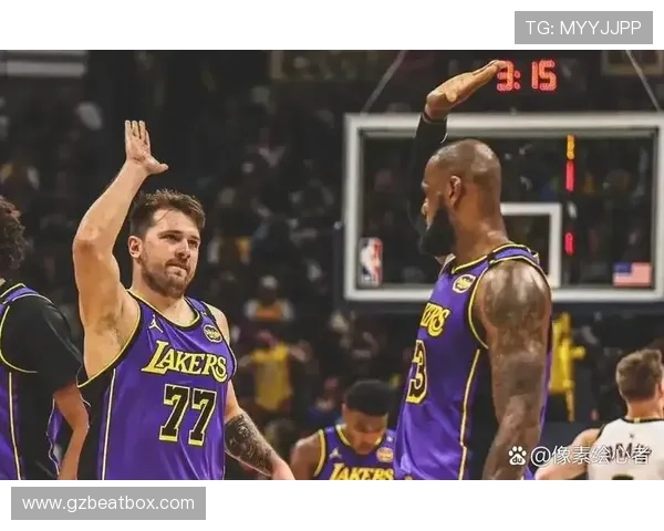 NBA最新动态：詹姆斯复出助湖人逆转勇士，东契奇强势砍下三双引领独行侠连胜